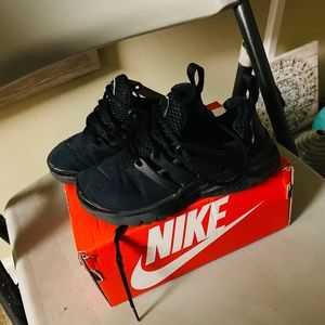 Nike boy shoes